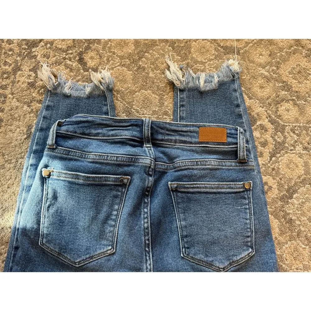Judy Blue Skinny Fit Jeans Women’s Size 3/26 Mid Rise Raw Hem Stretch Denim